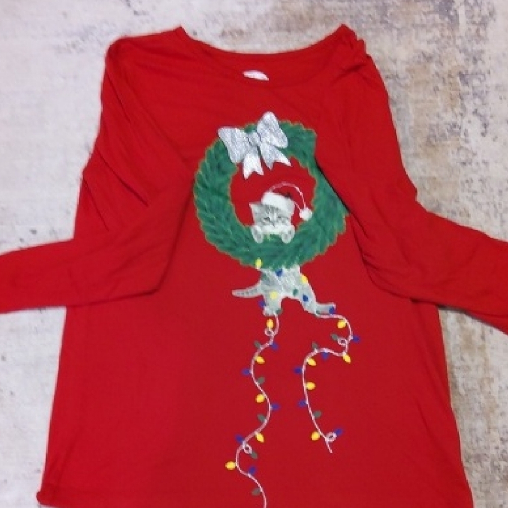 Holiday Time Size XL 14/16 Holiday Time Red Long Sleeve Kids Tee with Wreath